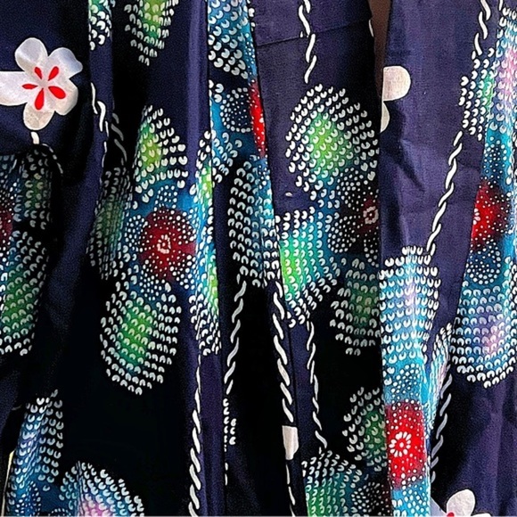 Vintage Handmade Japanese Navy Blue Kimono with Dotted Flowers - Picture 6 of 7